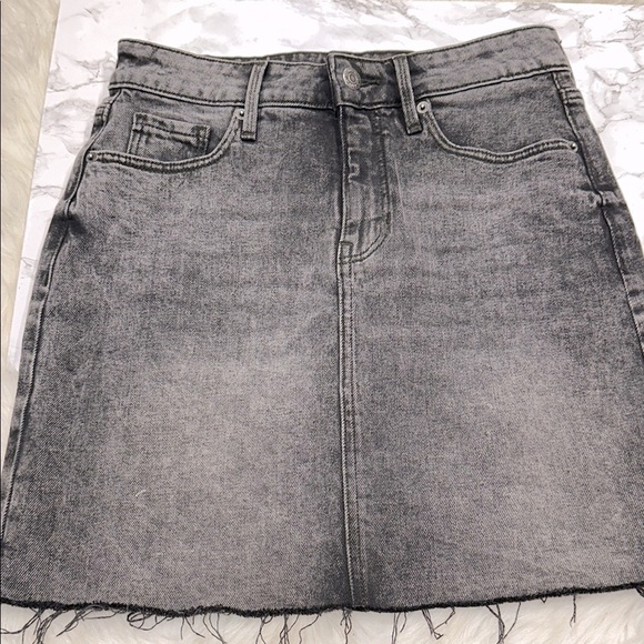 Old Navy Women's Black Denim Skirt size 0 - Picture 1 of 5